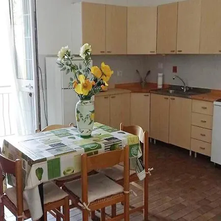 Coastal In * 莫内利亚